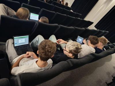 Umělá inteligence a virtuální realita ve výuce