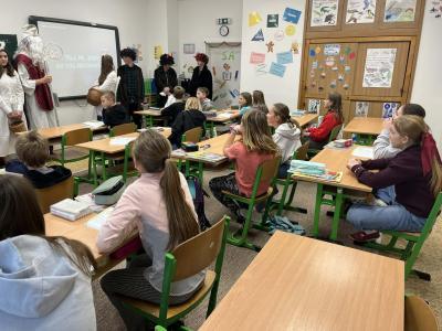 Mikuláš s anděli a čerty